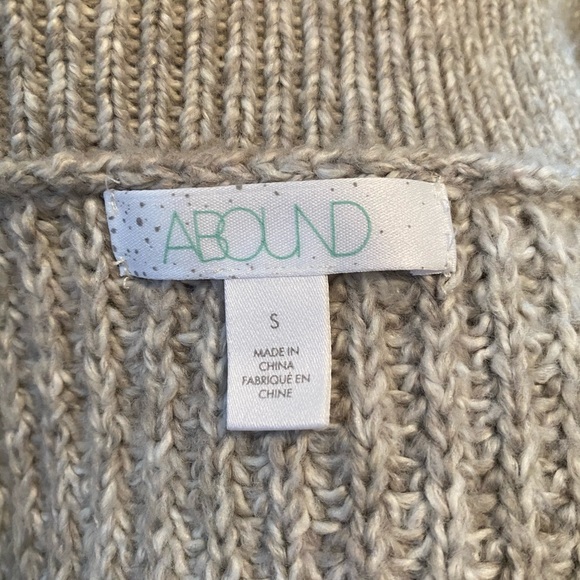 NWT ABOUND V NECK SWEATER WITH FRINGE DETAILS SM - Picture 5 of 8